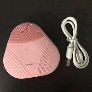 Monat Facial Cleaning Brush